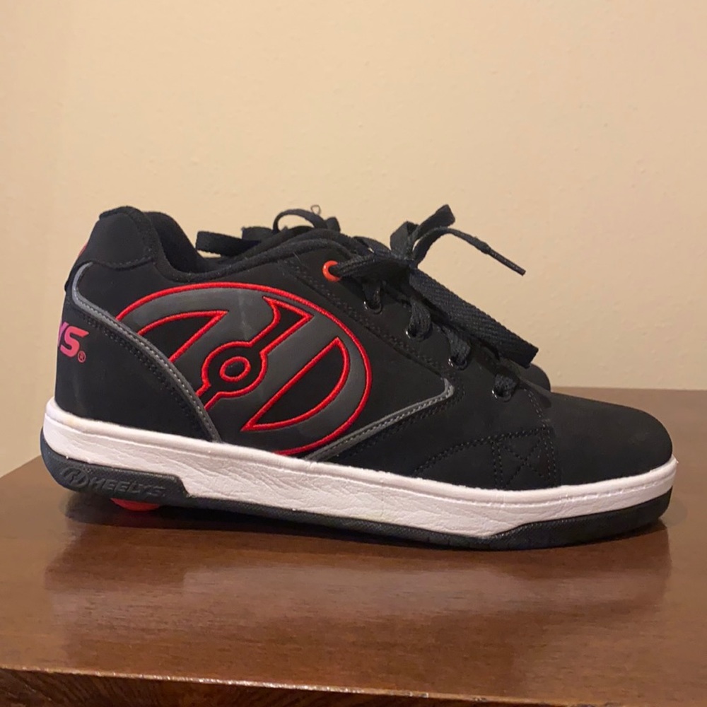 Boy’s Heelys Shoes, Propel 2.0- only worn once!
